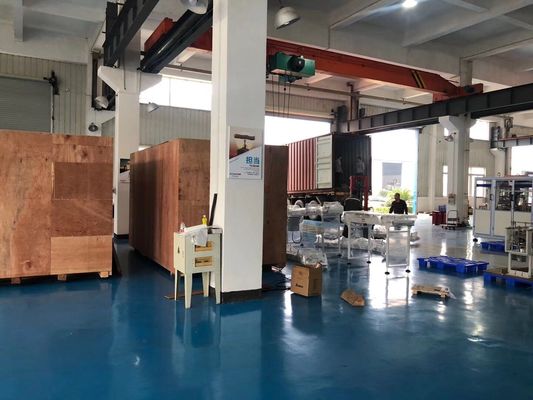 7.5KW trasportano la macchina del fazzoletto per il trucco della cinghia, 40 pacchetti/Min Tissue Paper Production Machine