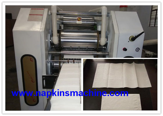 1 / 8 400mm di volta 2000 strati/Min Napkin Manufacturing Machine