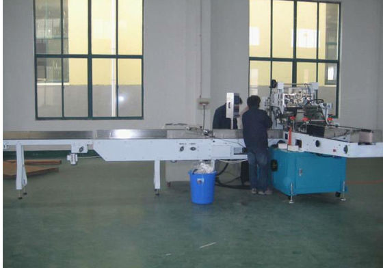 Macchina imballatrice del fazzoletto per il trucco del film plastico per il tessuto del tovagliolo, alta efficienza