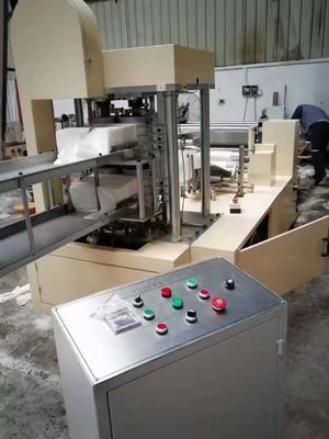 7.5KW 4 strati/Min Automatic Napkin Making Machine della volta 1000