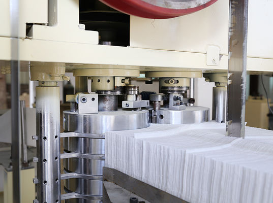 Tovagliolo di goffratura della carta velina della laminazione 330mm che fa macchina