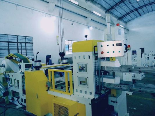 Strati di goffratura dell'unità 3000/piegatrice minima del tovagliolo di 380V 50HZ